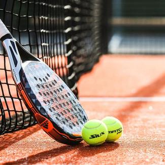 Terrain tennis et padel ouverts